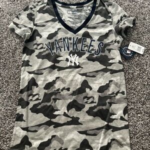 New York Yankees Camouflage V-Neck Shirt